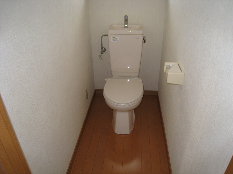 トイレ（写真はH号室を引用しています）