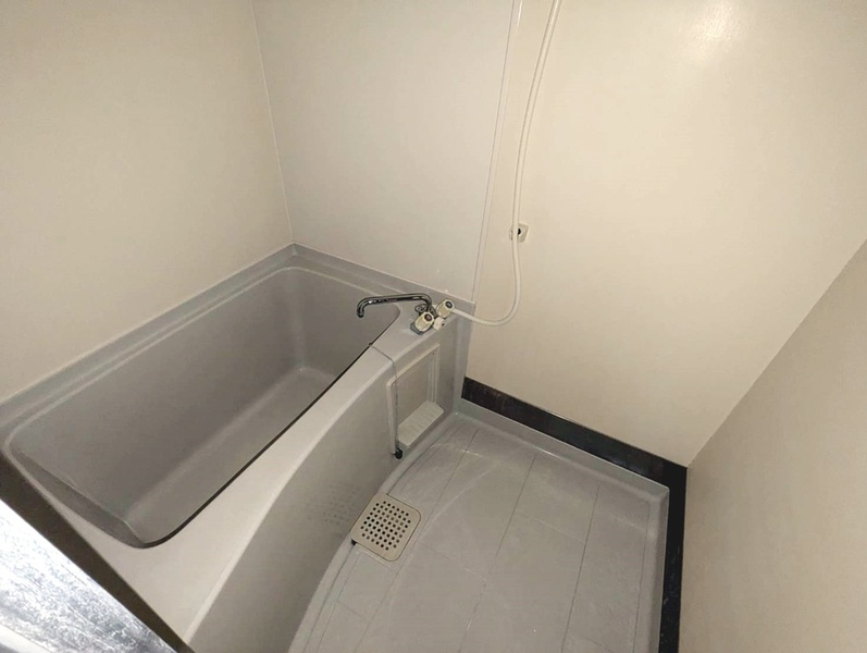 浴室（203号室を引用）