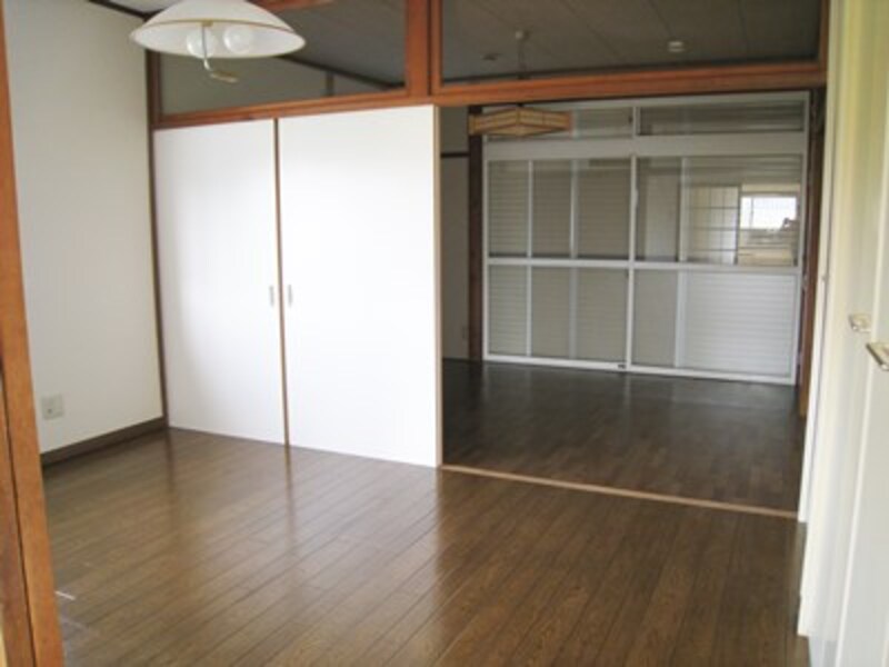 室内（101を引用）